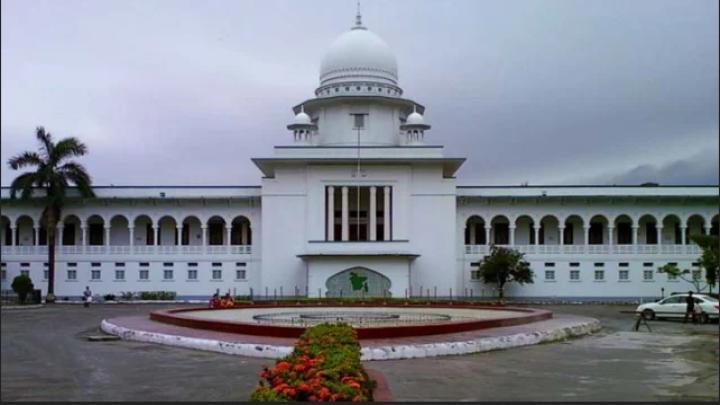 হাইকোর্ট আসামিকে আত্মসমর্পণের নির্দেশ দিতে পারবেনা